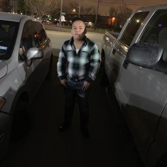 Meet your Posher, Ediberto - Picture 1 of 1